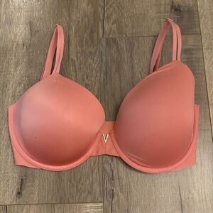 womens victorias secret bra 32dd does not have tag brand new